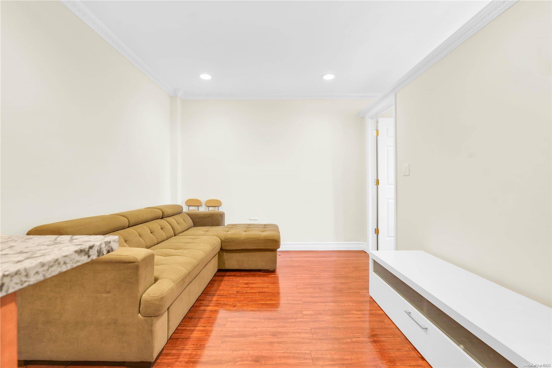 150-11 72nd Road, Unit 4H Queens, NY 11367 - Photo 5 of 20 Gallery Image 5