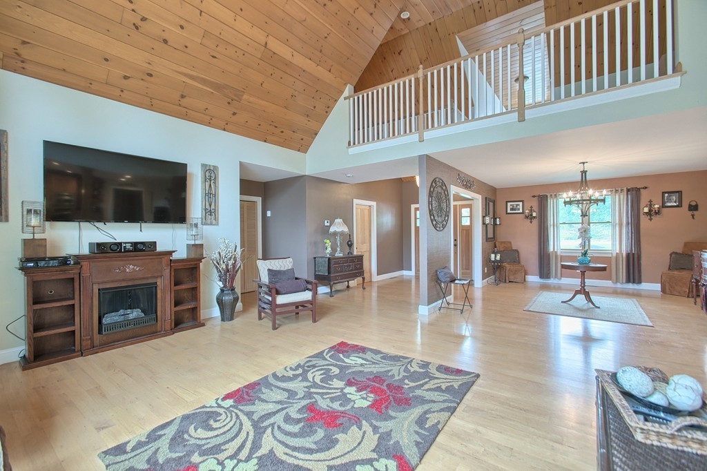 45 Lyons Farm Road Haverhill, MA 01835 - Photo 3 of 30 Gallery Image 3