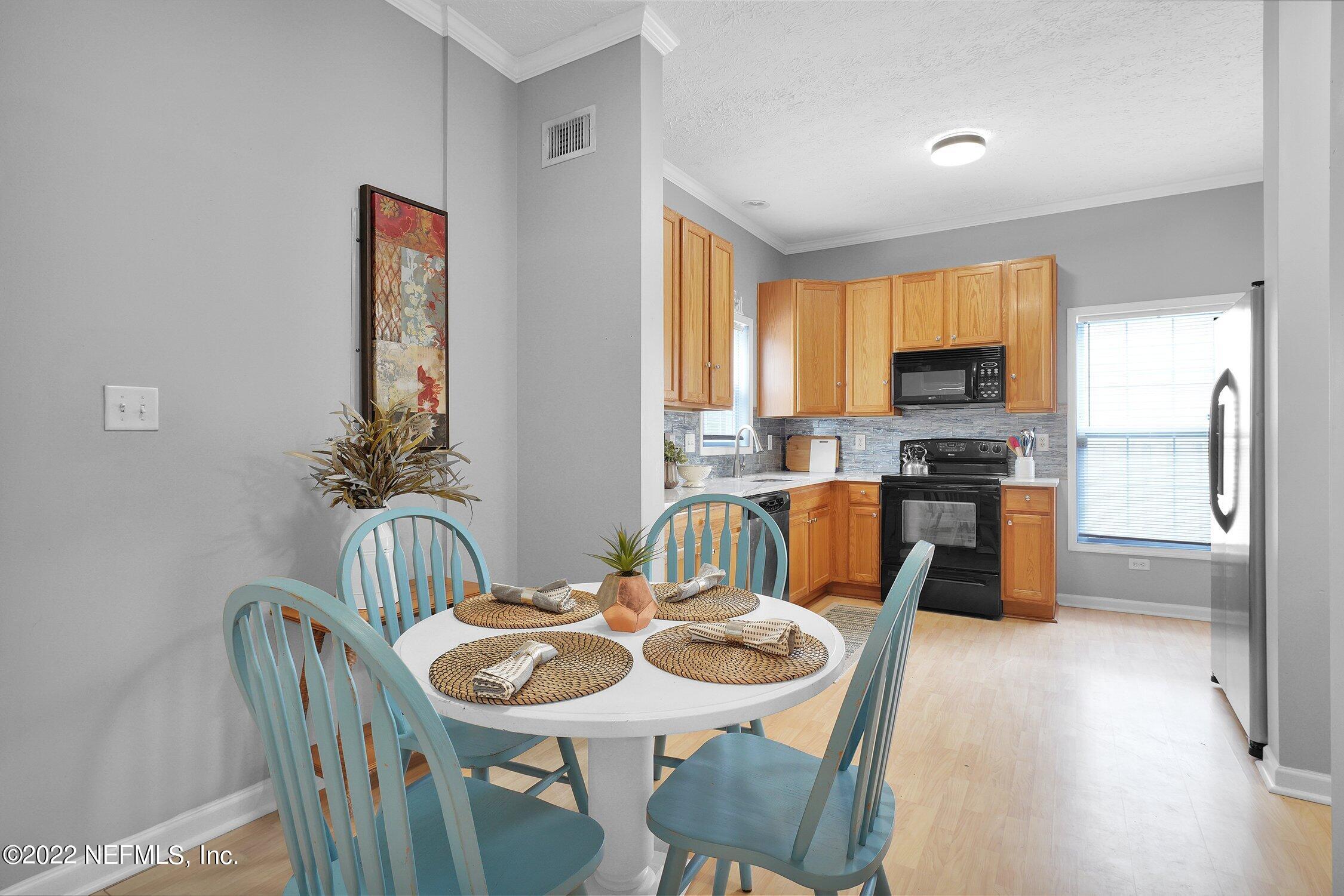 2745 Spring Park Road Jacksonville, FL 32207 - Photo 20 of 41 Kitchen Nook