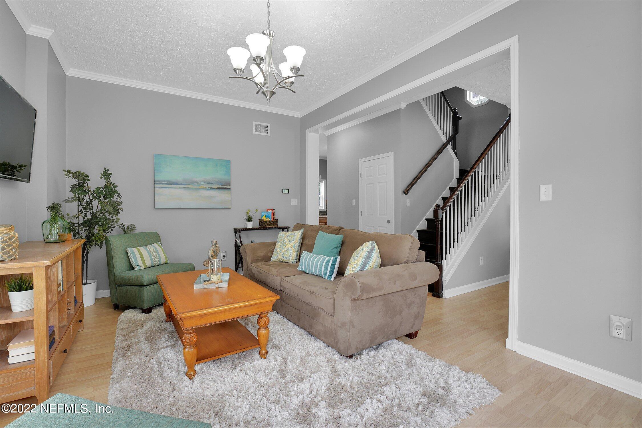 2745 Spring Park Road Jacksonville, FL 32207 - Photo 8 of 41 Living Room