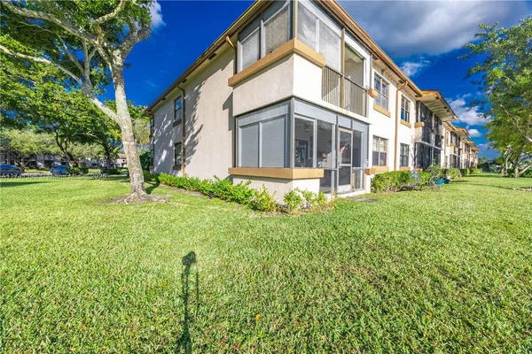 $135,000 | 9740 West McNab Road, Unit 111, Tamarac, FL 33321