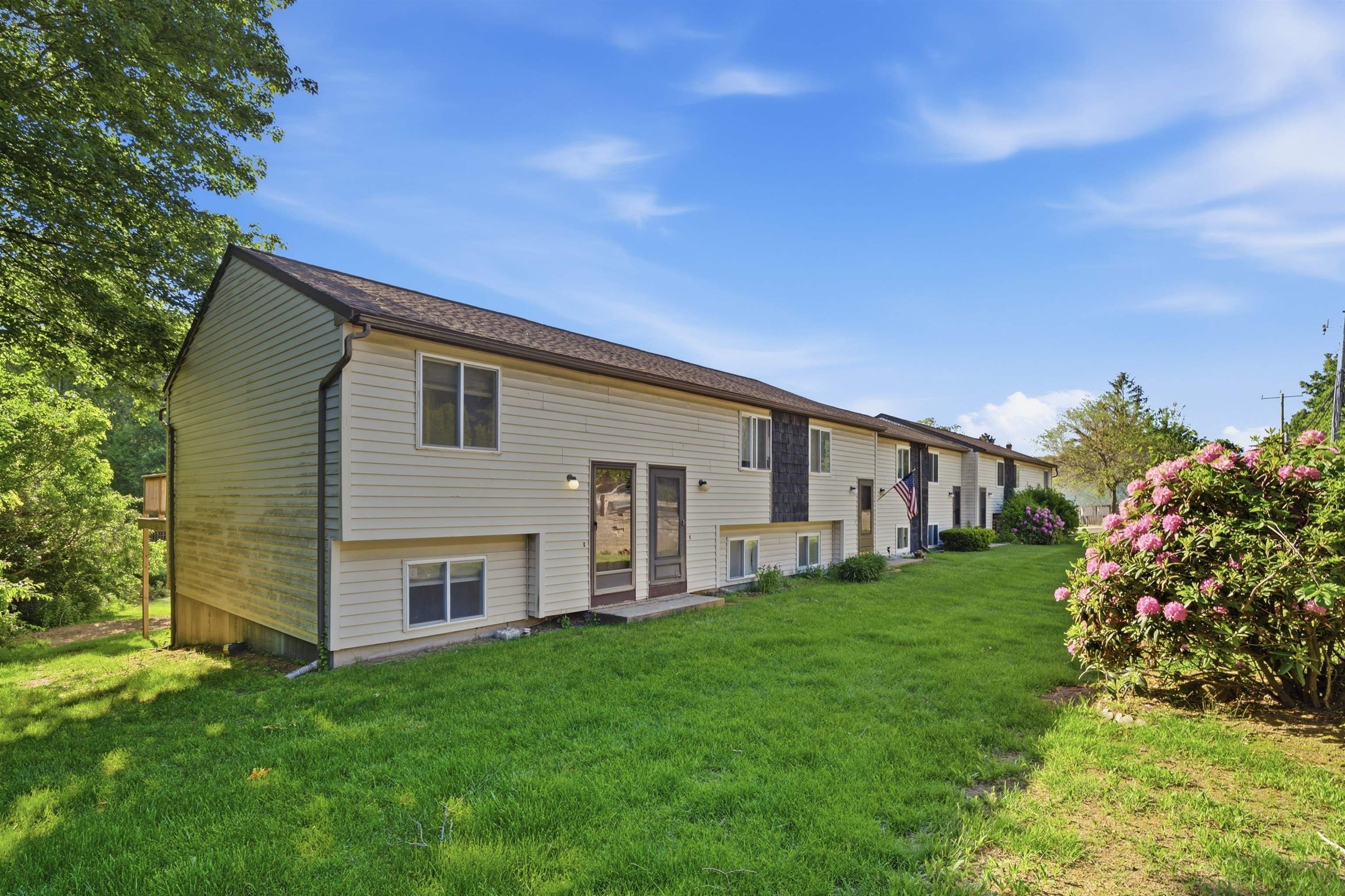897 Mammoth Road, Unit 8 Manchester, NH 03104 - Photo 30 of 48