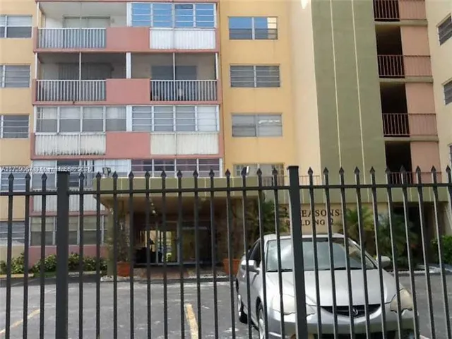 $232,000 | 16400 Northeast 17th Avenue, Unit 707, North Miami Beach, FL 33162