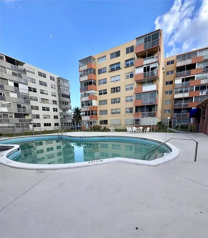 a view of a tall building