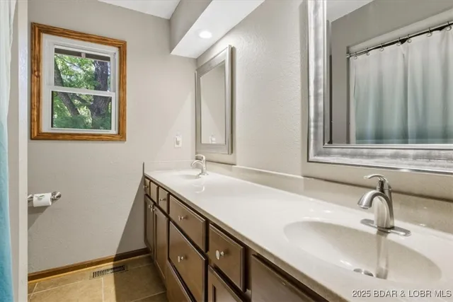 $425,000 | 26250 Herring Court, Lincoln, MO 65338