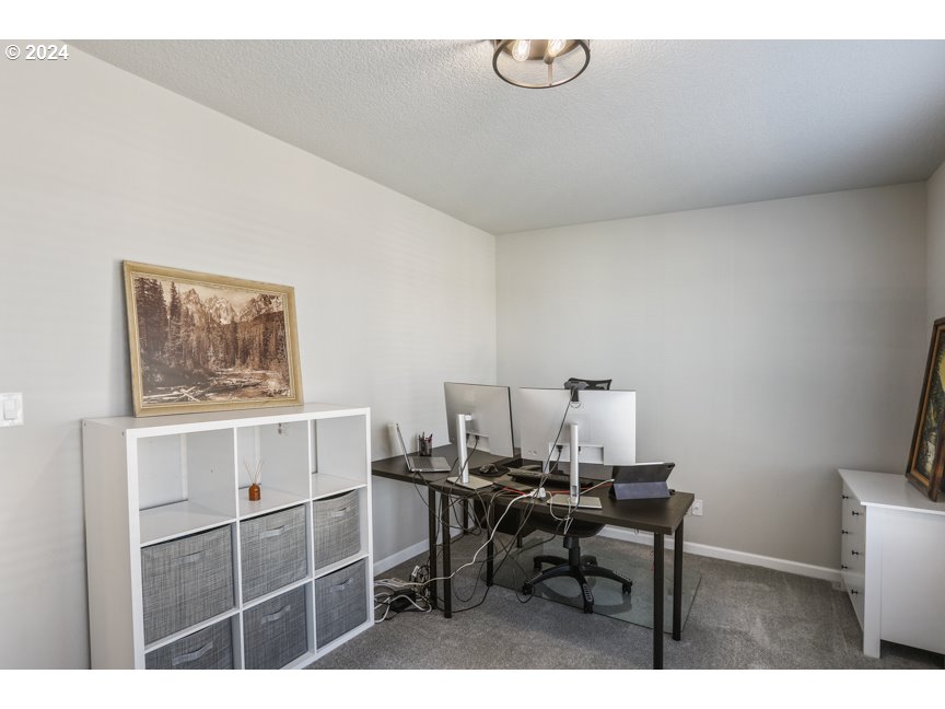 59551 Emerald Loop St. Helens, OR 97051 - Photo 39 of 40 a workspace with furniture