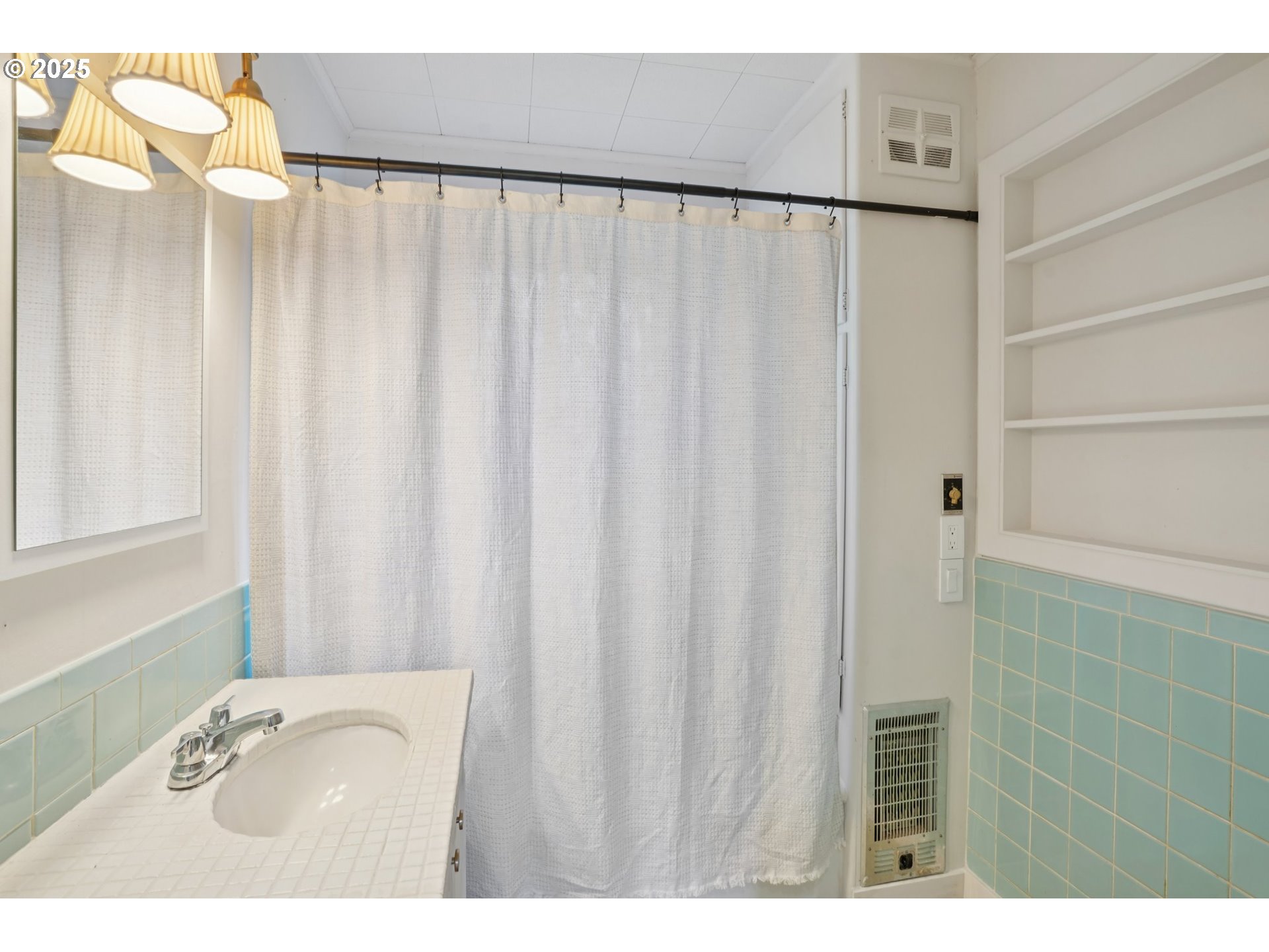 72 Whitewater Road Longview, WA 98632 - Photo 26 of 47 a bathroom with a sink and curtain