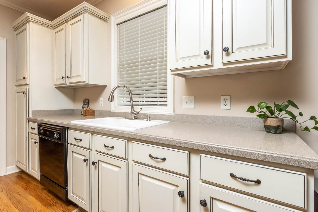 8023 Stonewyck Road Germantown, TN 38138 - Photo 5 of 25 Gallery Image 5