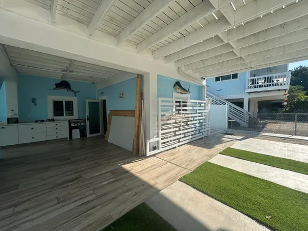 $2,200 | 423 Mahogany Avenue, Key Largo, FL 33037