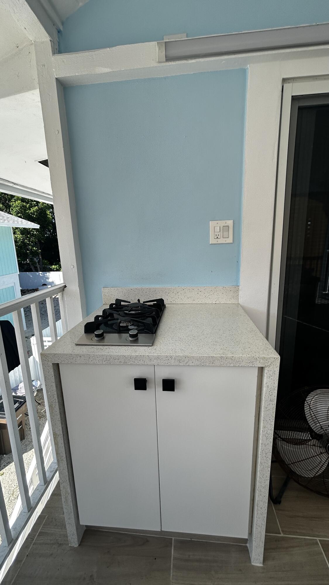 423 Mahogany Avenue Key Largo, FL 33037 - Photo 15 of 37 a utility room with dryer and washer