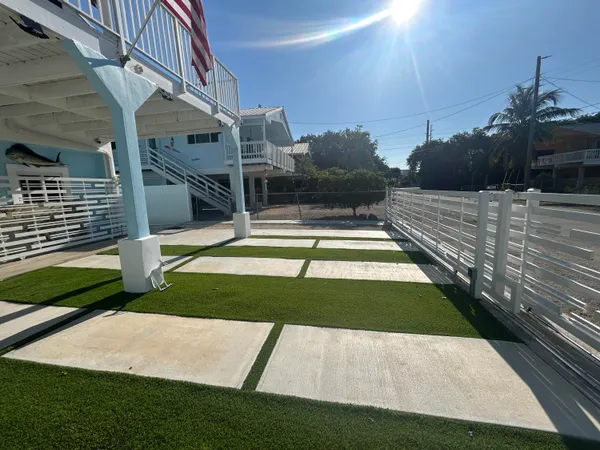 $2,200 | 423 Mahogany Avenue, Key Largo, FL 33037