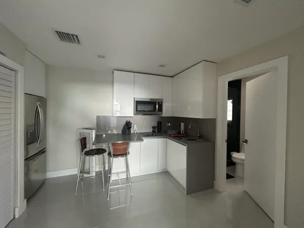 $2,200 | 423 Mahogany Avenue, Key Largo, FL 33037