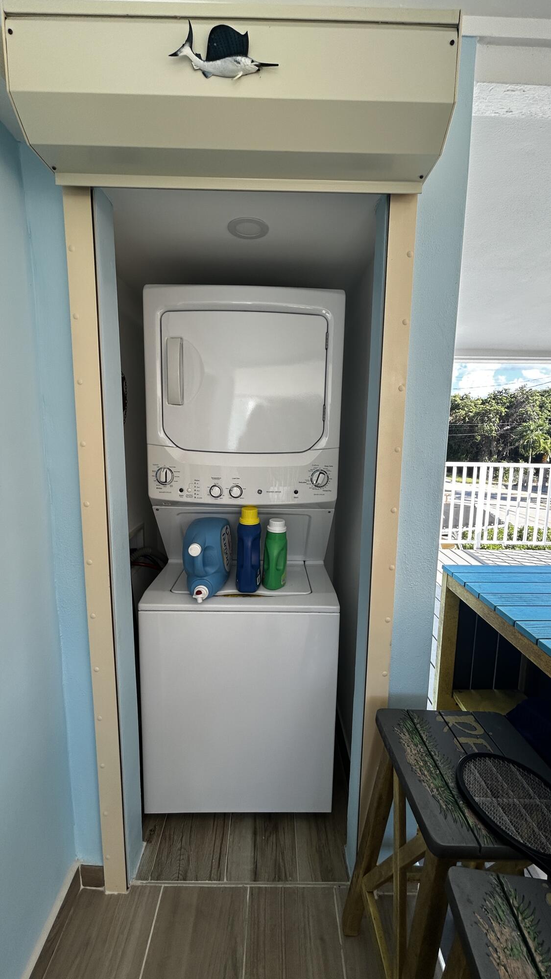 423 Mahogany Avenue Key Largo, FL 33037 - Photo 28 of 37 a utility room with a washer and dryer