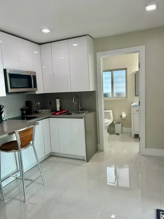 $2,200 | 423 Mahogany Avenue, Key Largo, FL 33037