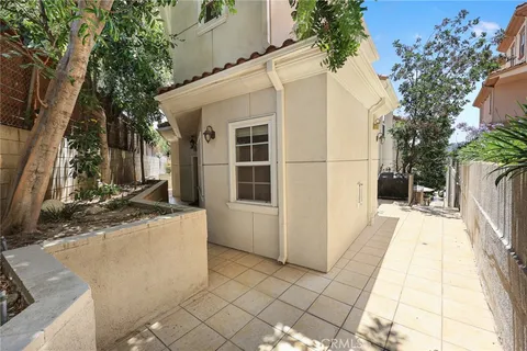 $699,800 | 2743 Montrose Avenue, Unit 110, Montrose, CA 91020
