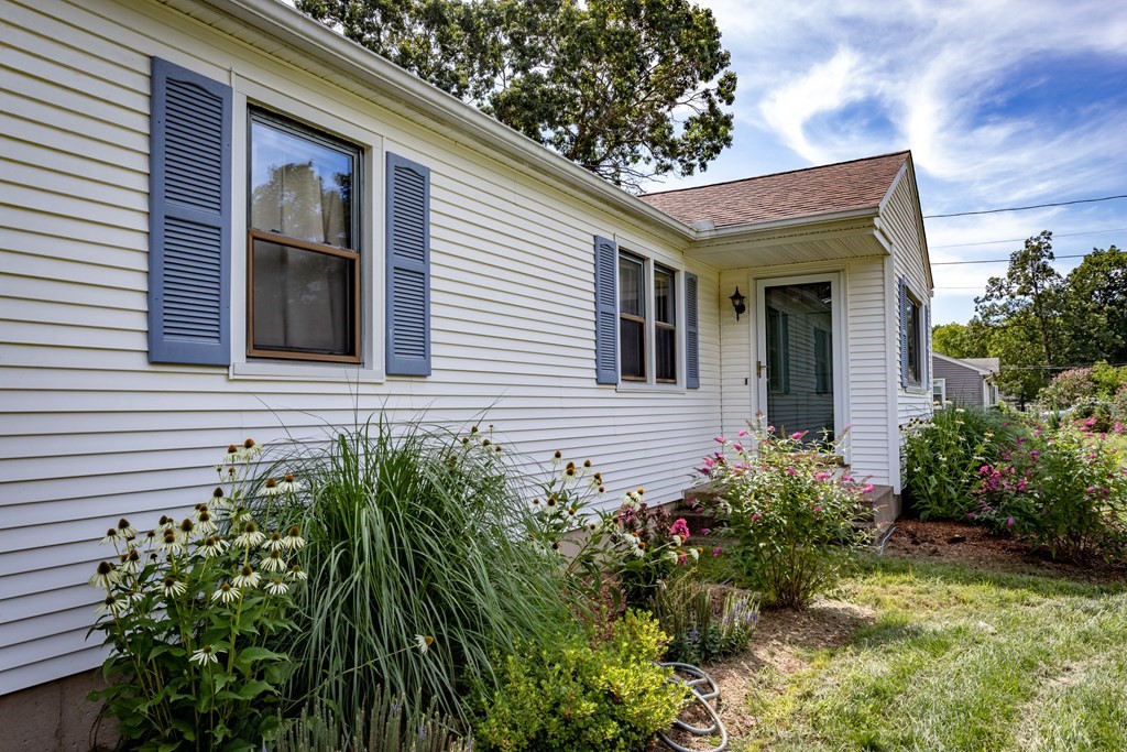 22 Rosedell Drive Westfield, MA 01085 - Photo 3 of 39 Gallery Image 3