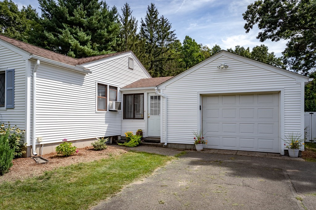 22 Rosedell Drive Westfield, MA 01085 - Photo 4 of 39 Gallery Image 4