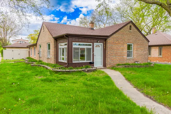 $339,000 | 4350 Elm Avenue, Lyons, IL 60534