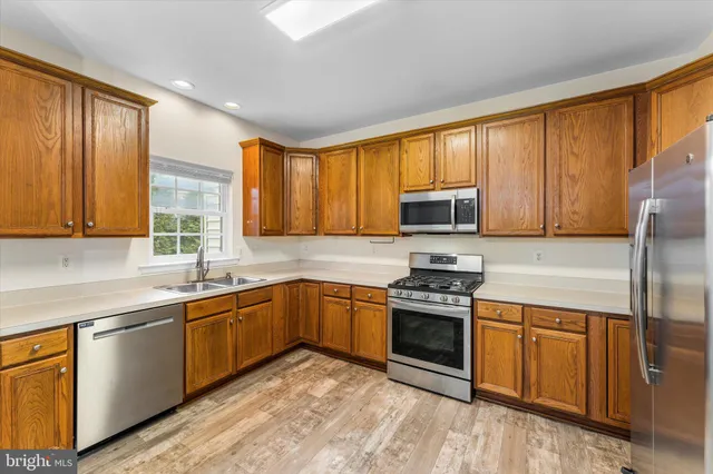 $488,000 | 2509 Oak Tree Lane, Woodbridge, VA 22191