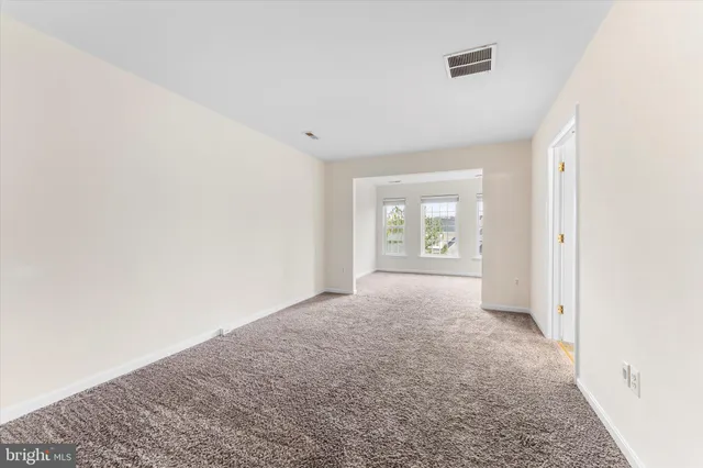 $488,000 | 2509 Oak Tree Lane, Woodbridge, VA 22191