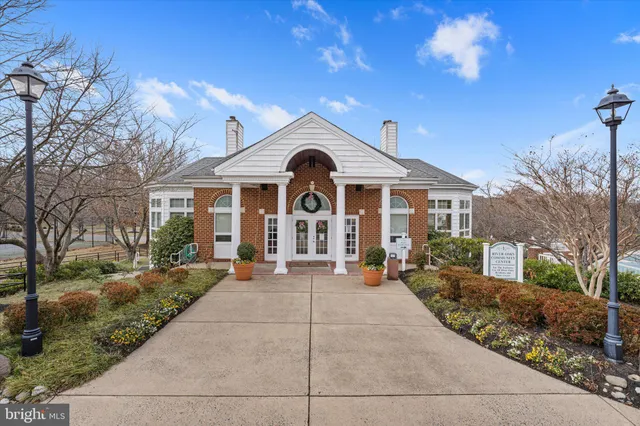 $488,000 | 2509 Oak Tree Lane, Woodbridge, VA 22191