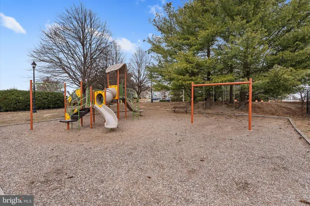 $488,000 | 2509 Oak Tree Lane, Woodbridge, VA 22191