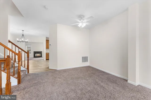 $488,000 | 2509 Oak Tree Lane, Woodbridge, VA 22191