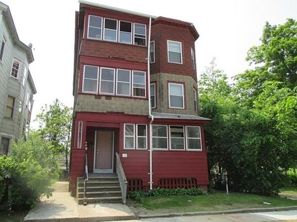 677 Union Street Springfield, MA 01109 - Photo 2 of 17 Gallery Image 2