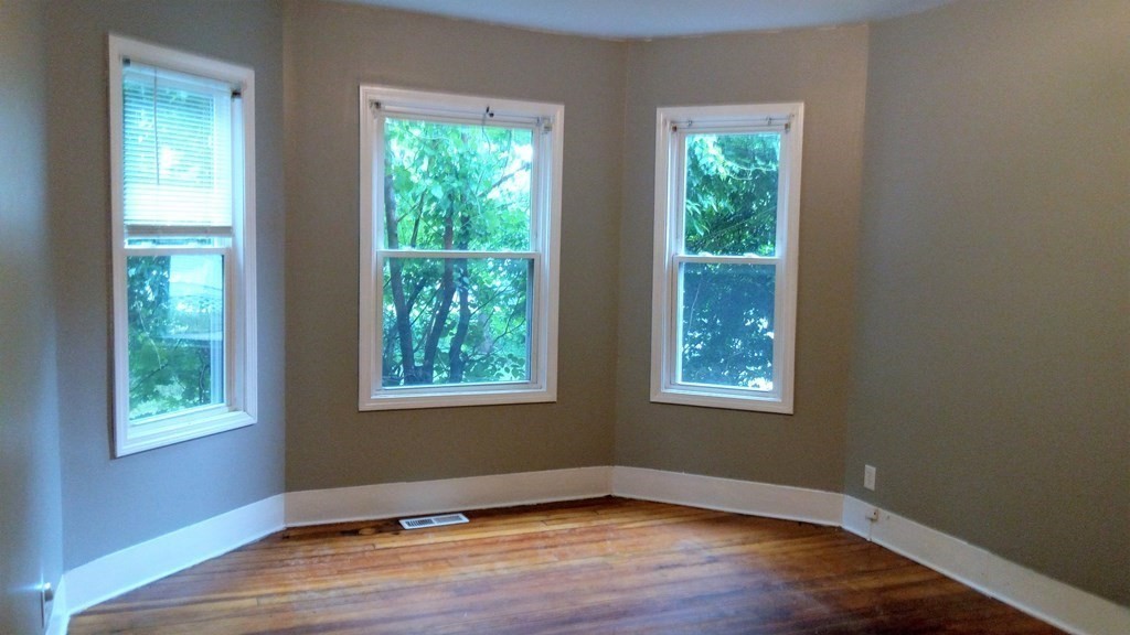 677 Union Street Springfield, MA 01109 - Photo 4 of 17 Gallery Image 4