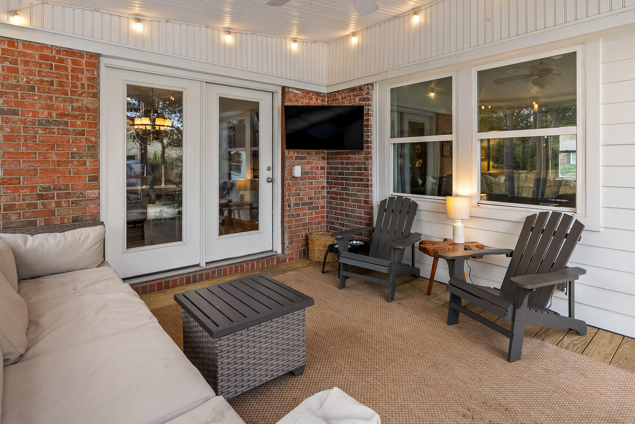 808 Bruce Street Charleston, SC 29412 - Photo 29 of 36 screened in Porch