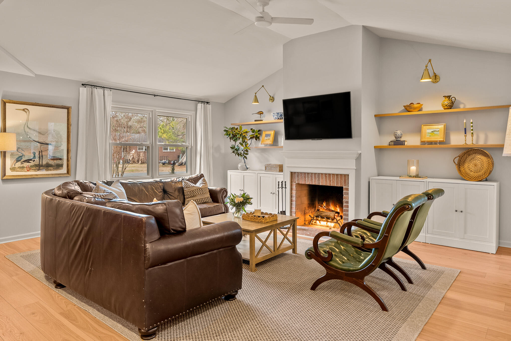 808 Bruce Street Charleston, SC 29412 - Photo 3 of 36 Family Room