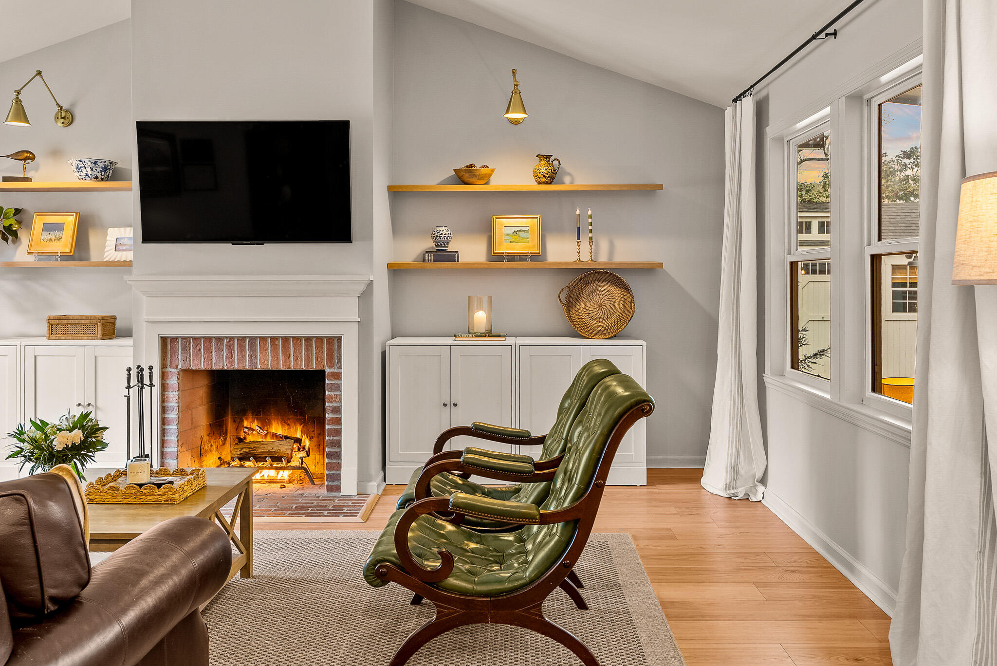 808 Bruce Street Charleston, SC 29412 - Photo 4 of 36 Family Room