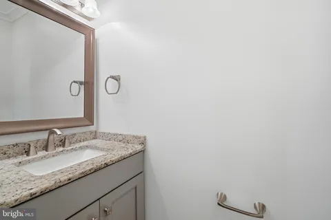 $775,000 | 3911 Green Look Court, Fairfax, VA 22033