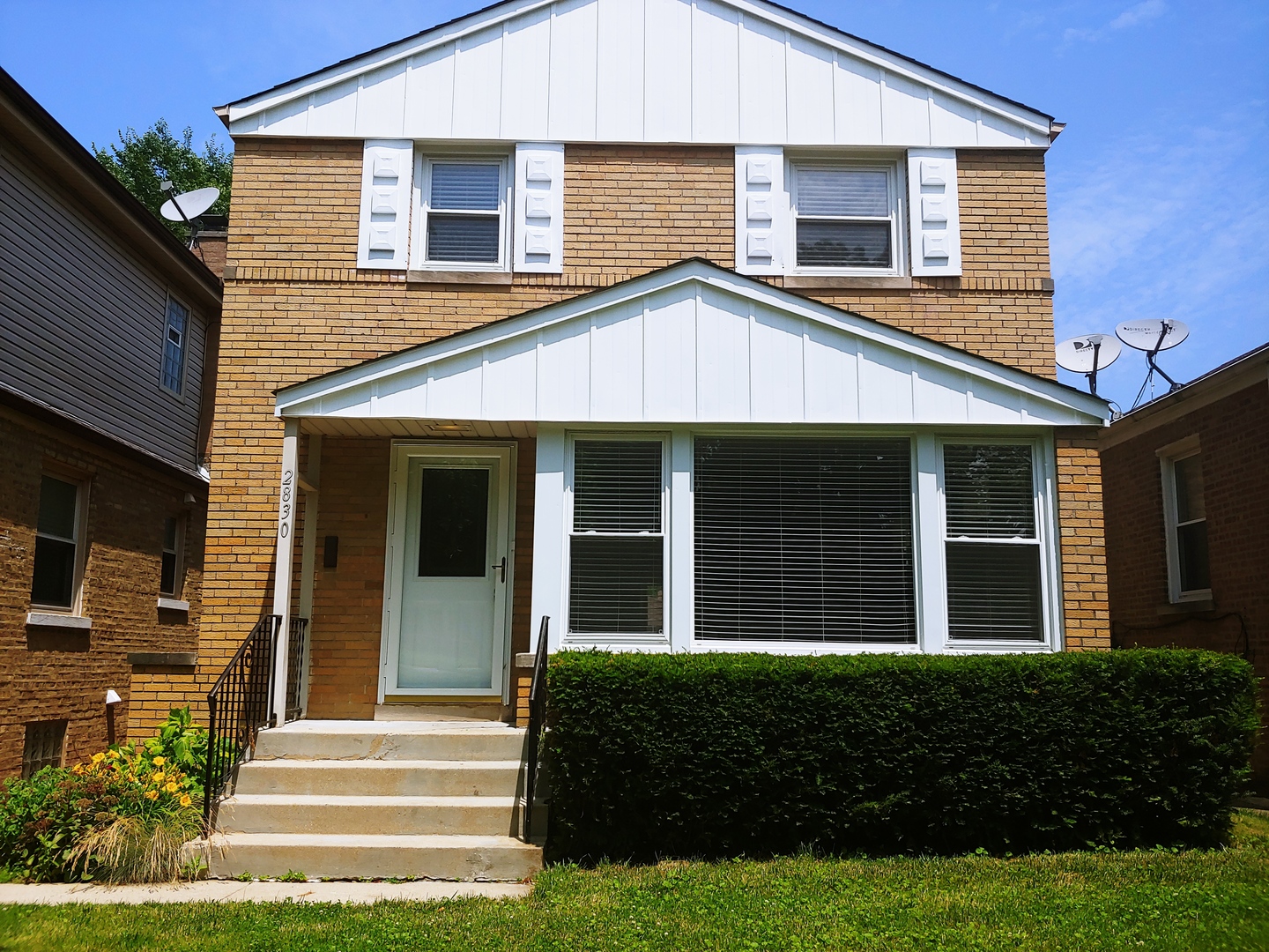 2830 West Jerome Street Chicago, IL 60645 - Photo 2 of 18