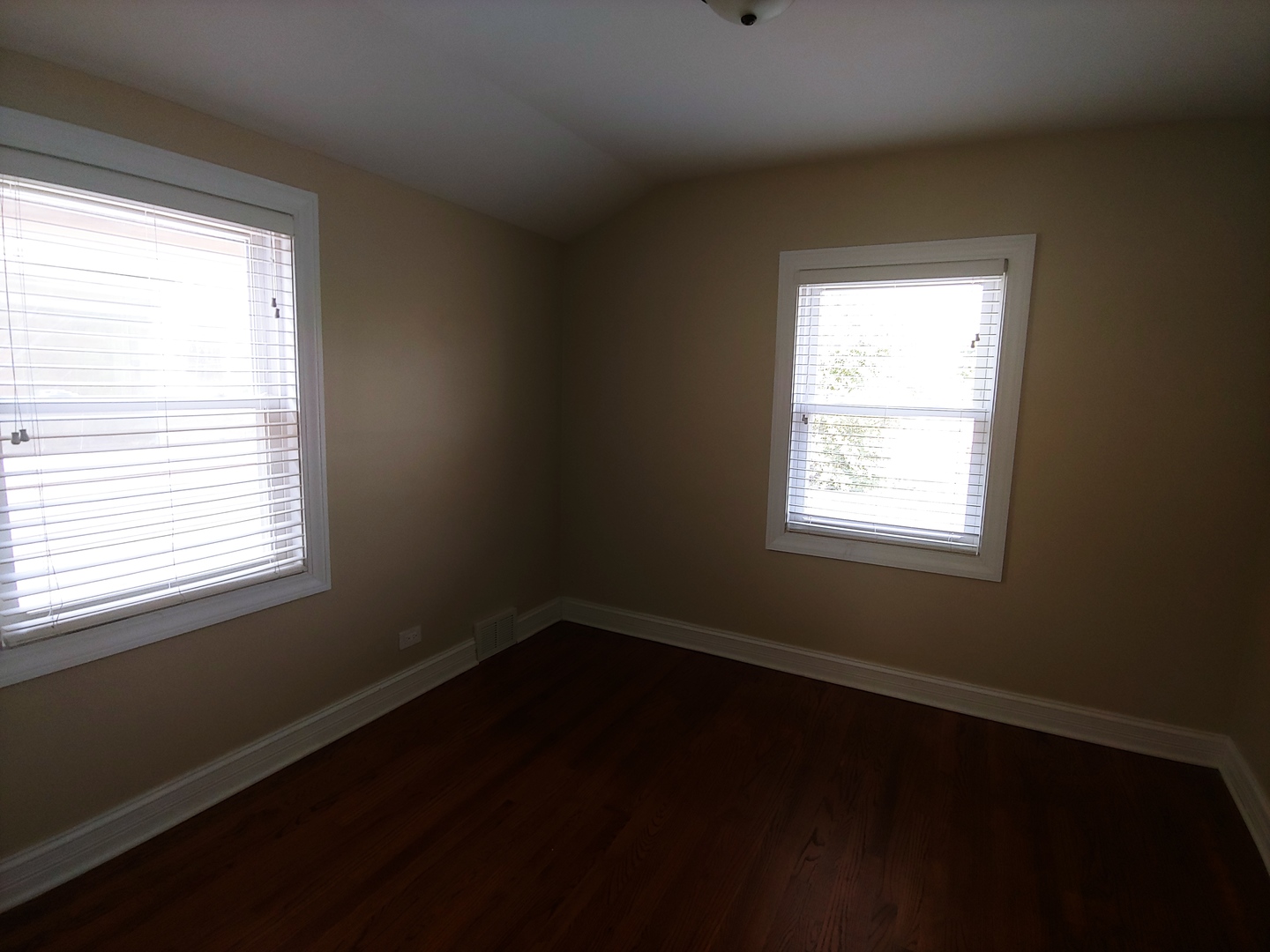 2830 West Jerome Street Chicago, IL 60645 - Photo 12 of 18