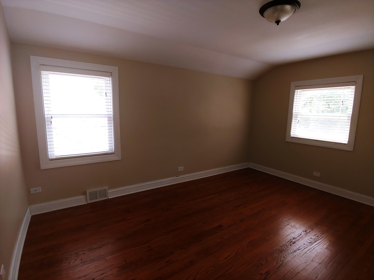 2830 West Jerome Street Chicago, IL 60645 - Photo 10 of 18