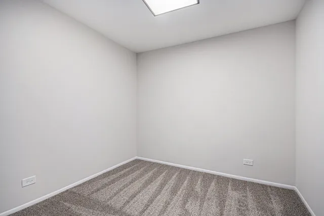 $224,900 | 700 Wellington Avenue, Unit 207, Elk Grove Village, IL 60007