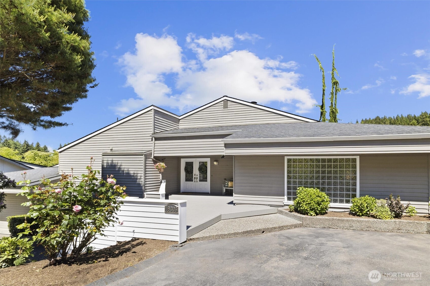 16306 Valhalla Drive Bothell, WA 98011 - Photo 1 of 27
