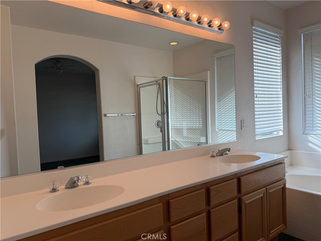 24972 Butterchurn Road Wildomar, CA 92595 - Photo 27 of 45 Master Bathroom with Duel Sinks