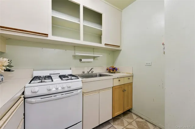 $199,000 | 110-45 Queens Boulevard, Unit 807 | Forest Hills