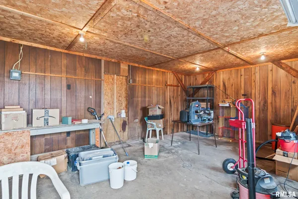 $179,000 | 1135 Highway 78, Chandlerville, IL 62627