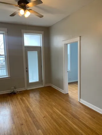$1,450 | 858 North Ashland Avenue, Unit 2R, Chicago, IL 60622