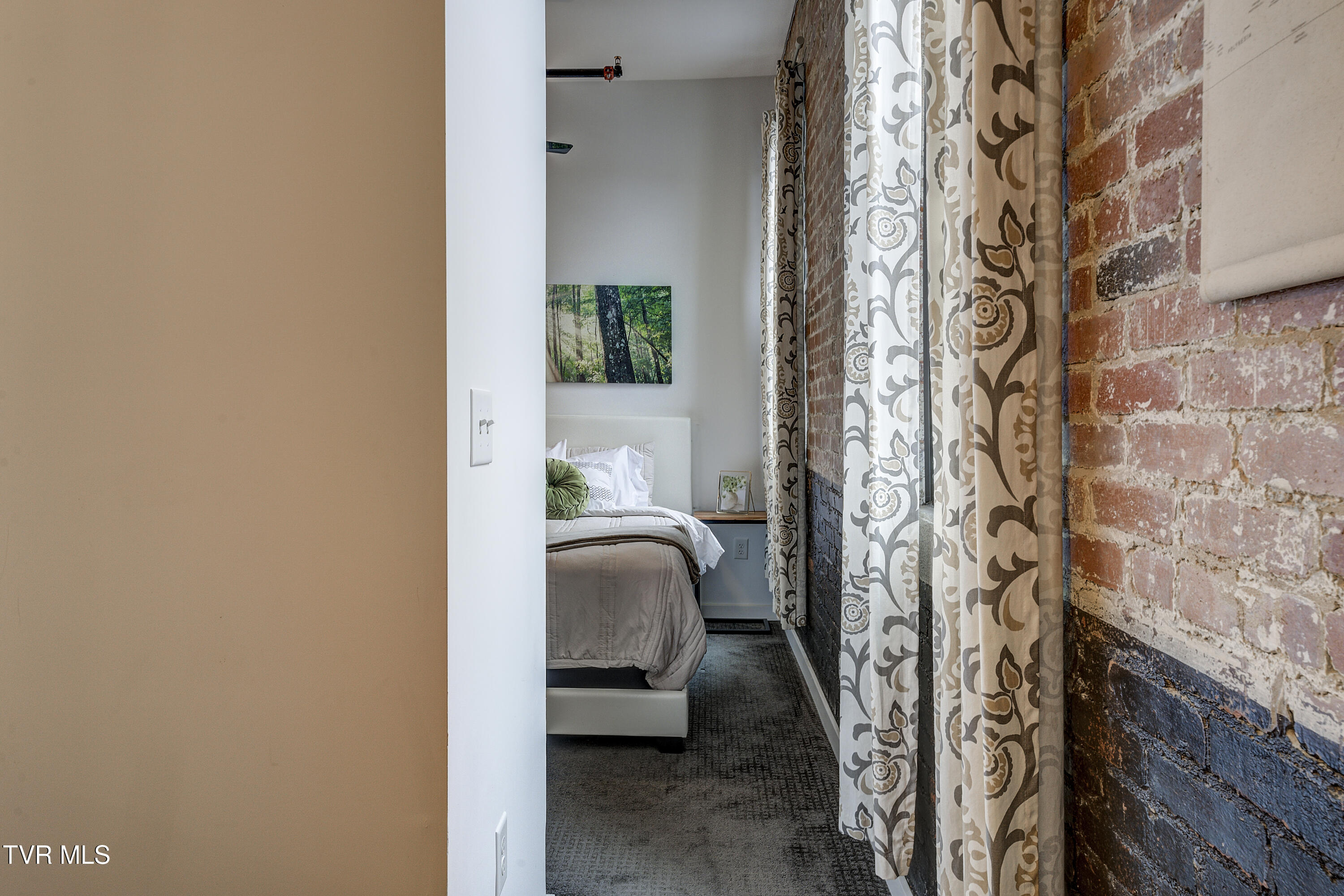 201 8th Street, Unit 203 Bristol, TN 37620 - Photo 13 of 31 Remington1-13