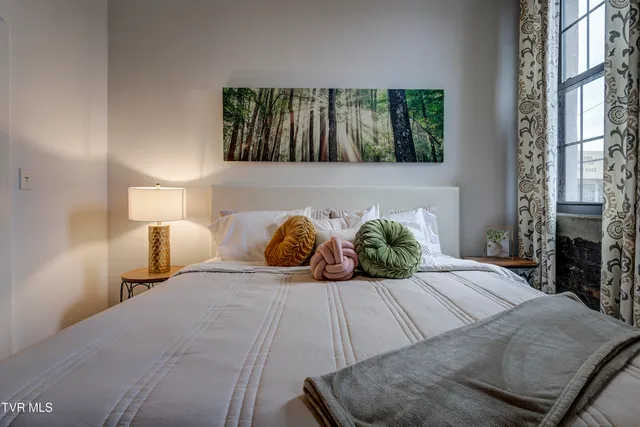 $1,850 | 201 8th Street, Unit 203, Bristol, TN 37620