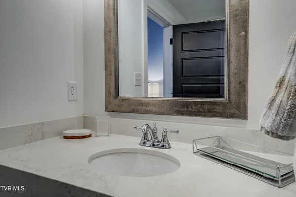 $1,850 | 201 8th Street, Unit 203, Bristol, TN 37620