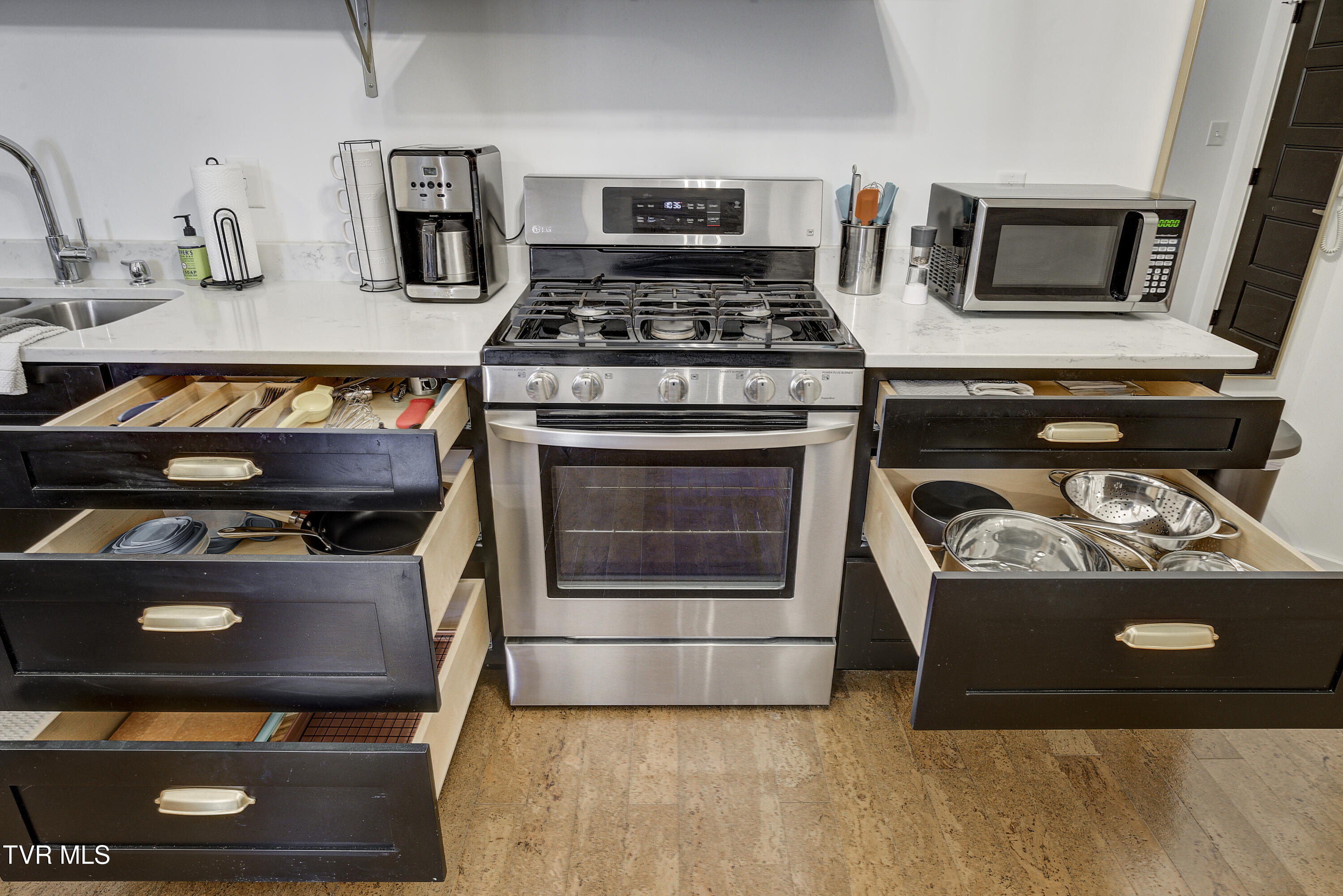 201 8th Street, Unit 203 Bristol, TN 37620 - Photo 7 of 31 Remington1-7