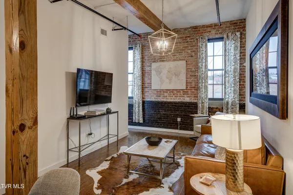 $1,850 | 201 8th Street, Unit 203, Bristol, TN 37620