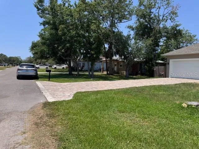 $2,600 | 2061 19th Avenue Southwest, Largo, FL 33774