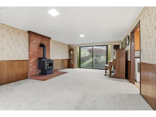 $1,149,960 | 24088 Highway 18, Sheridan, OR 97378