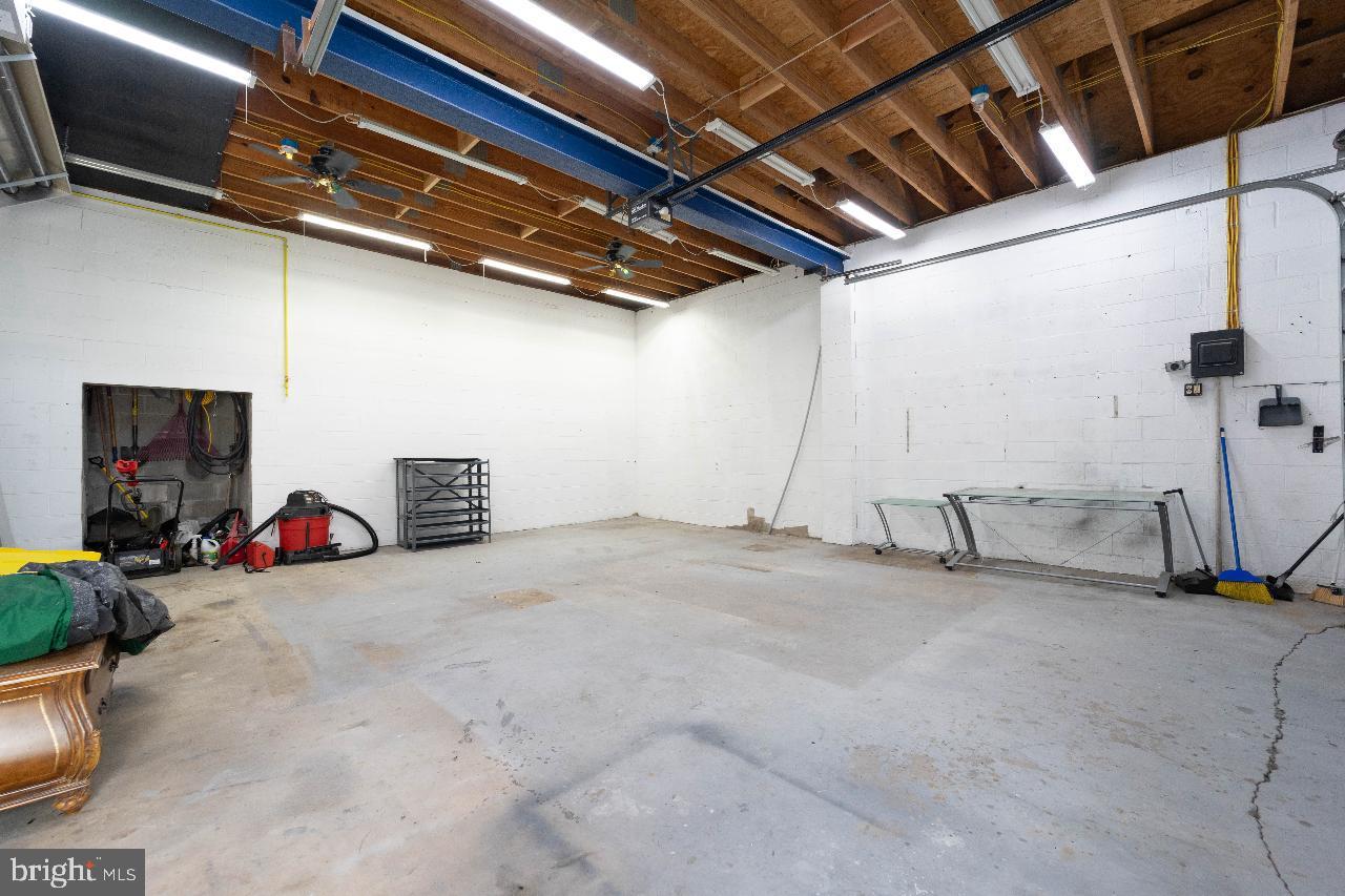 4 Helena Avenue Baltimore, MD 21221 - Photo 20 of 25 Spacious, versatile industrial workspace.